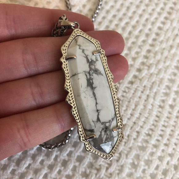 Kendra Scott Frances Necklace In White 